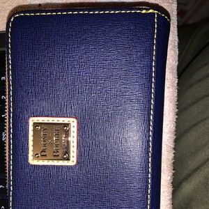 Dooney & Bourke wallet